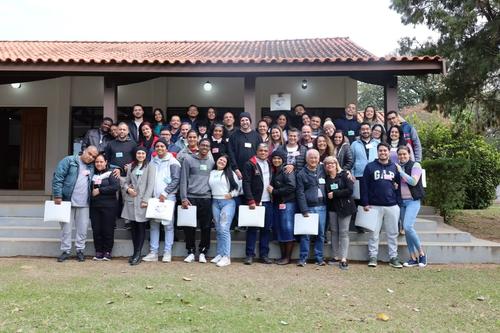 Casais reunidos no Encontro de Casais para Cristo